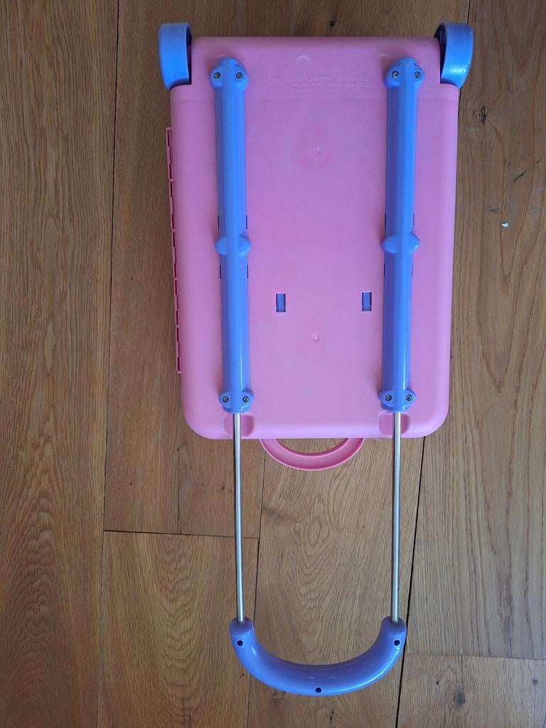 Barbiekoffer met 8 barbies, Ophalen, Gebruikt, Barbie