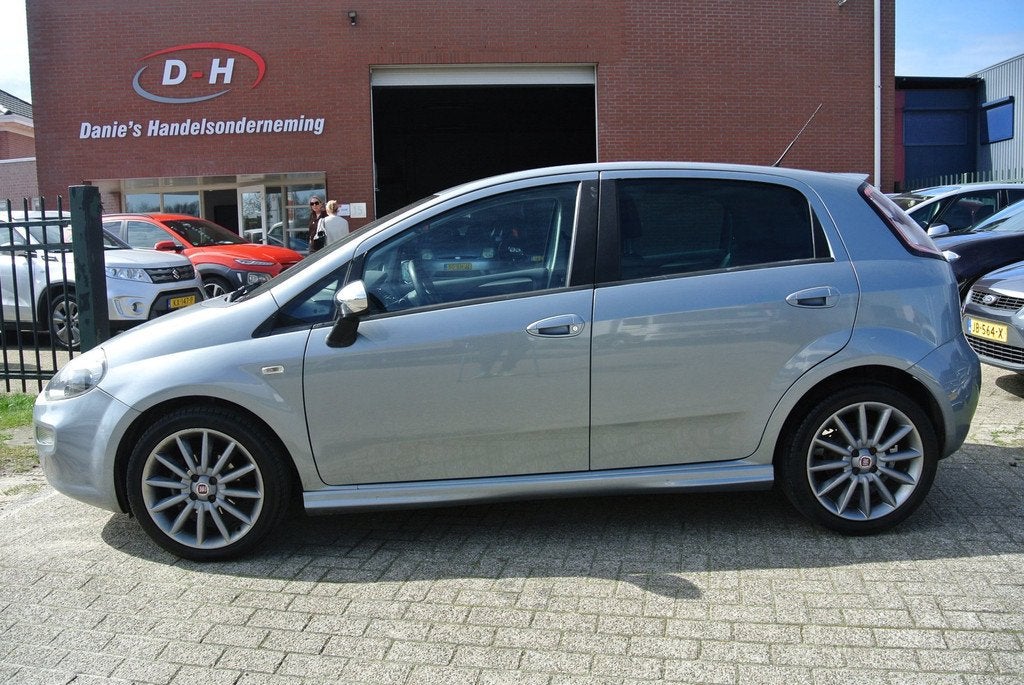 Fiat Punto Evo 0.9 TwinAir Sport airco apk 10-03-2027 inruil, Voorwielaandrijving, Euro 5, 86 pk, Gebruikt