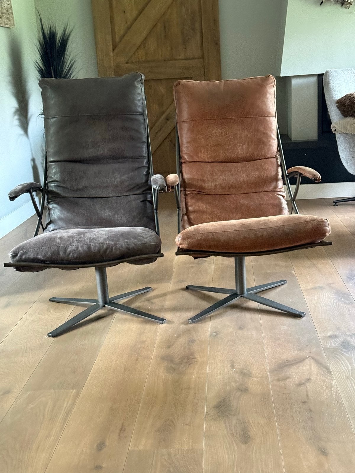 2x Comfortabele Fauteuils draai stoelen- Leer en Metaal, Huis en Inrichting, Ophalen, Gebruikt, Indistrueel of landelijk, 75 tot 100 cm