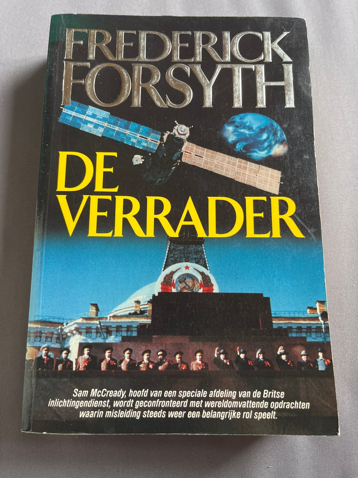 Frederick Forsyth - De Verrader (Thriller), Ophalen of Verzenden, Gelezen, Europa overig