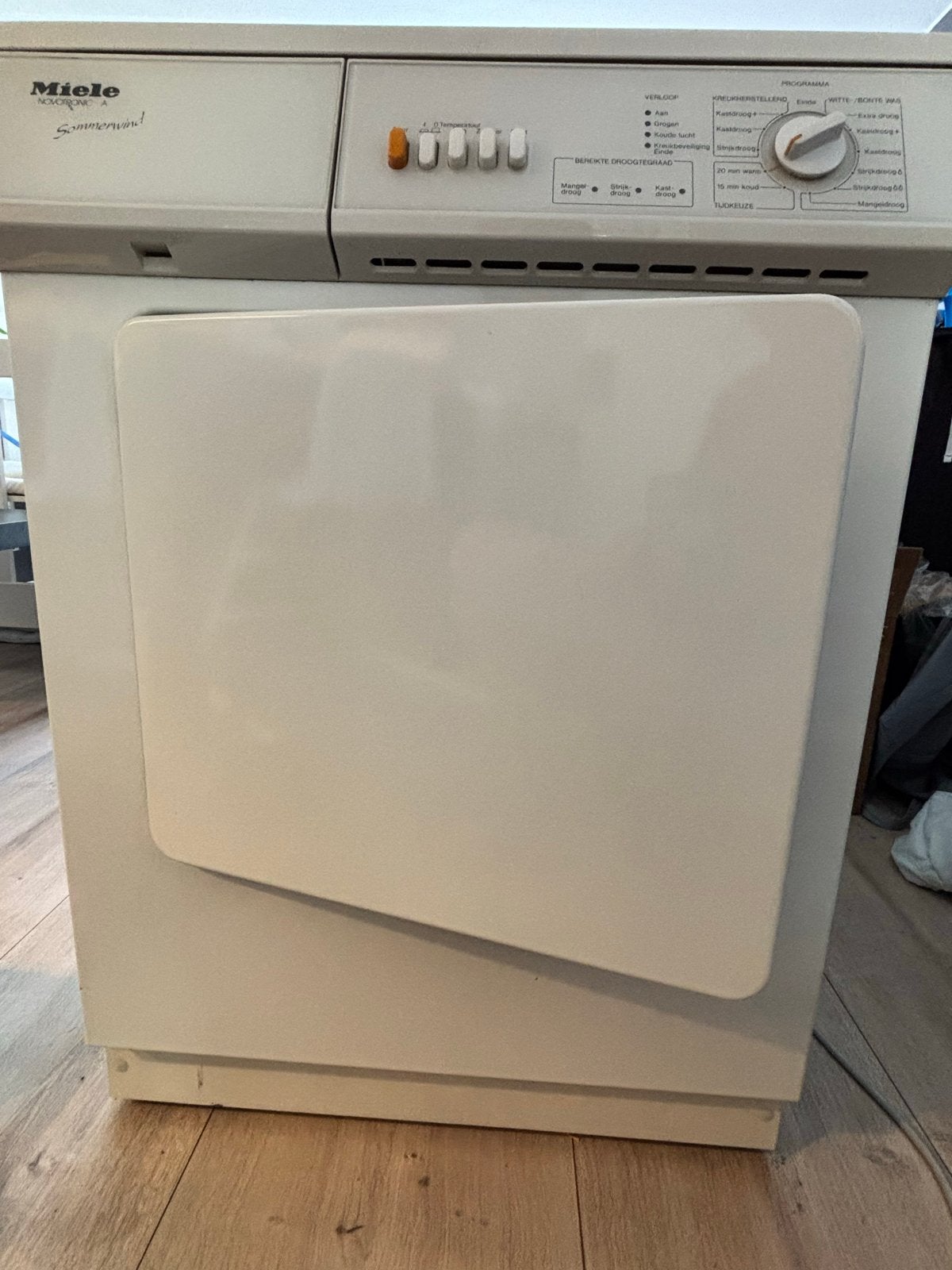 Miele Novotronic A Sommerwind wasdroger 5 kg, Ophalen, Gebruikt, Luchtafvoer, 4 tot 6 kg