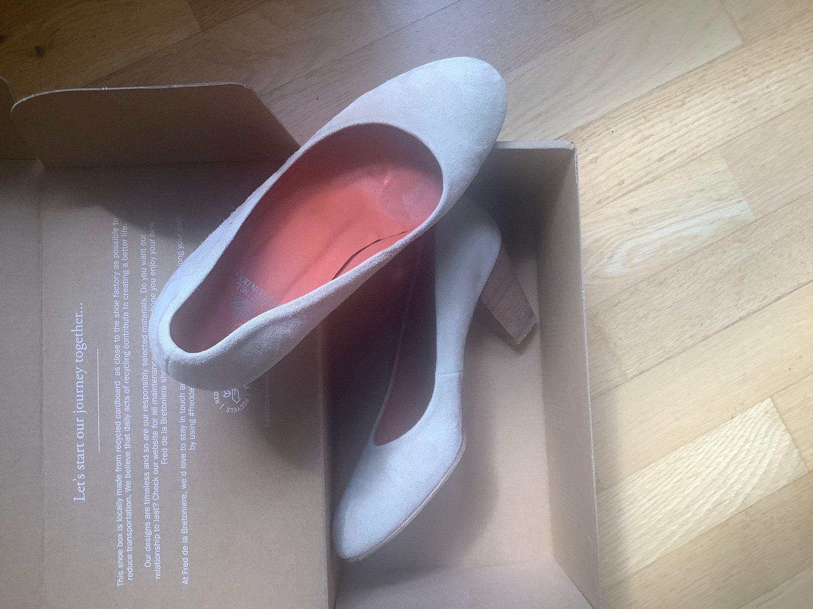 Merkschoenen Fred de la Bretonière maat 38, Kleding | Dames, Pumps, Beige, Ophalen of Verzenden, Gedragen