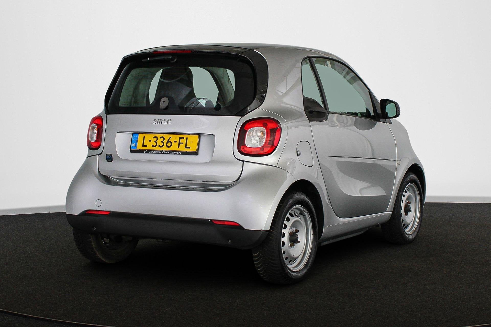 Smart ForTwo EQ Comfort 18 kWh Panoramadak Stoelverwarming C, Auto's, Automaat, Achterwielaandrijving, Zwart, 82 pk