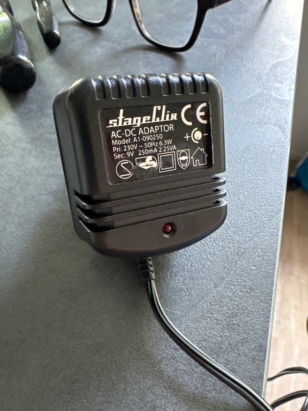 StageClix AC-DC Adapter 9V 250mA, Center Negatief, Ophalen of Verzenden, Gebruikt