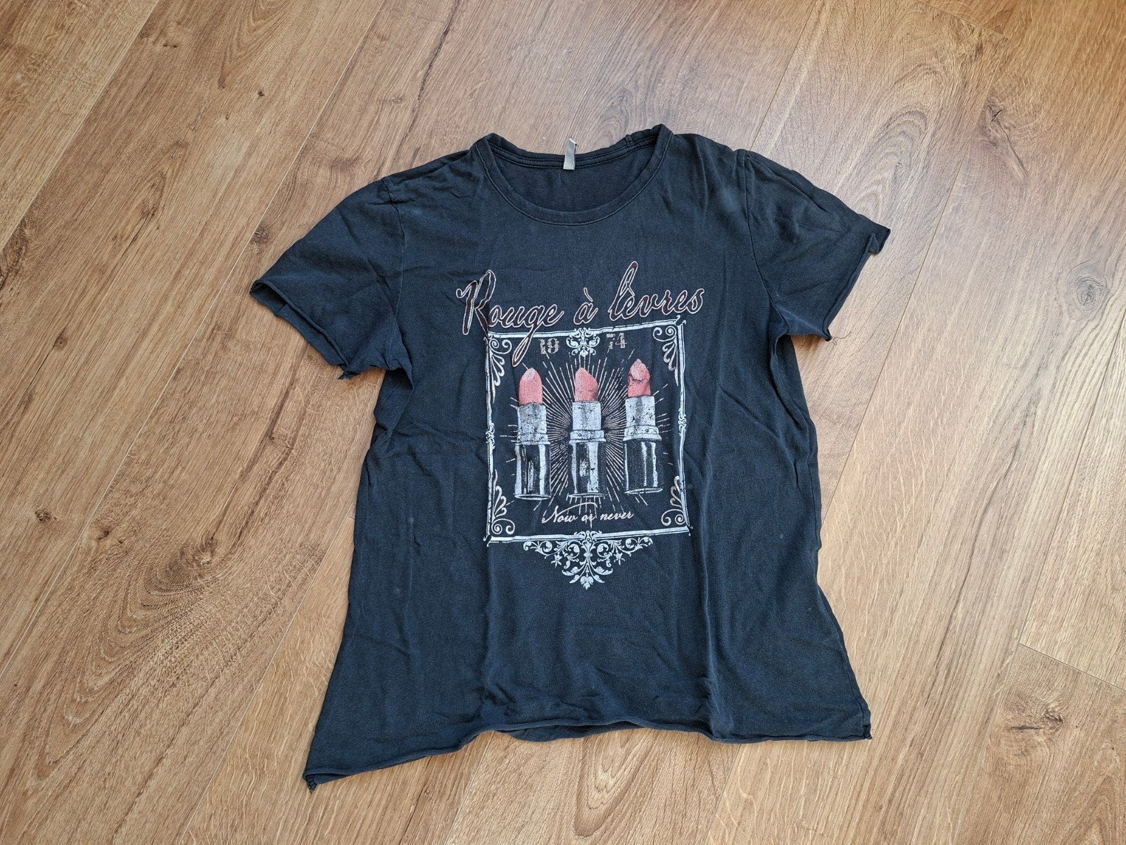 Zwart T-shirt met lippenstift print - maat M, Maat 38/40 (M), Only, Zwart, Ophalen of Verzenden