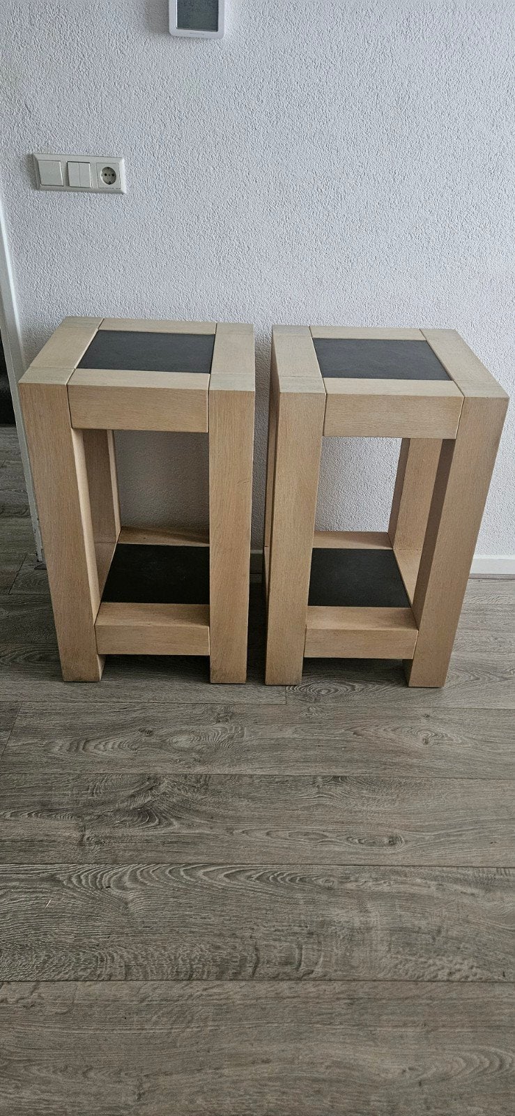 Set van 2 houten bijzettafels( planten) met donker leisteen., Huis en Inrichting, Ophalen, Minder dan 45 cm, Minder dan 55 cm