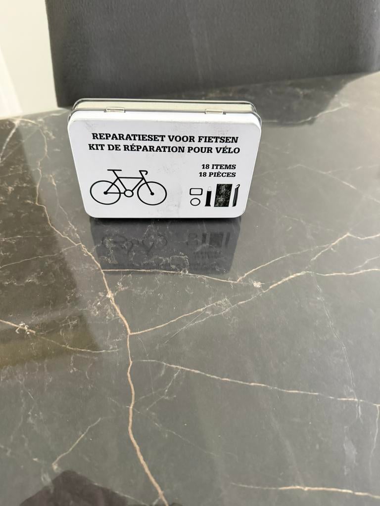 Fiets reparatie kit, Ophalen, Zo goed als nieuw