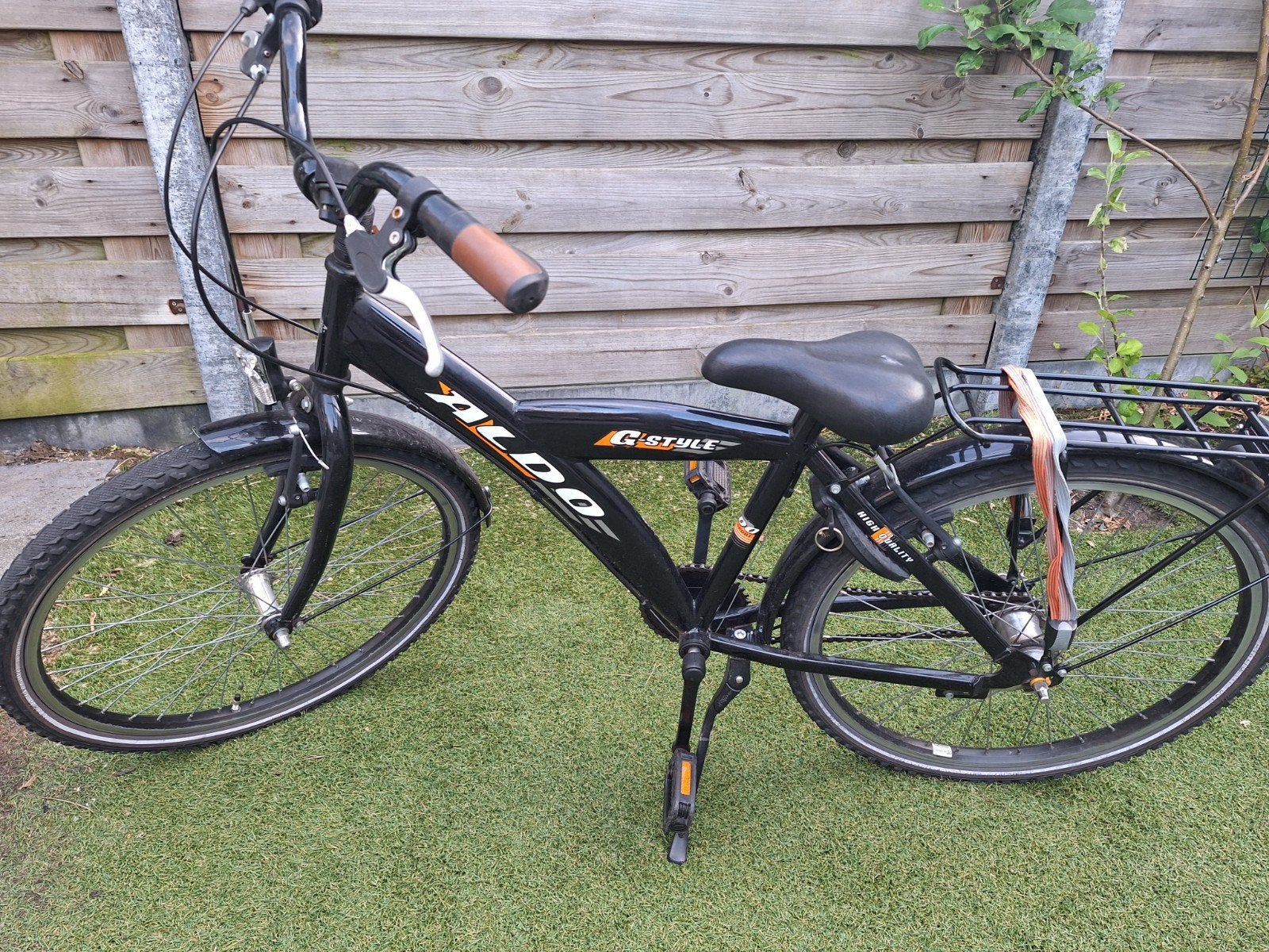 Zwarte Aldo G-Style fiets 24 inch met bagagedrager, Ophalen, 20 inch of meer, Gebruikt, Velgrem