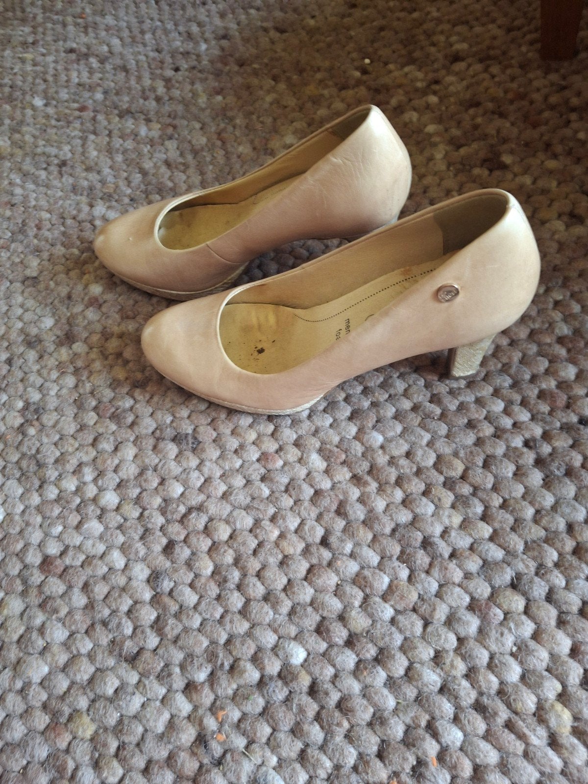 Nude pumps met memory foam - Maat 37, Beige, No stress, Ophalen of Verzenden, Zo goed als nieuw