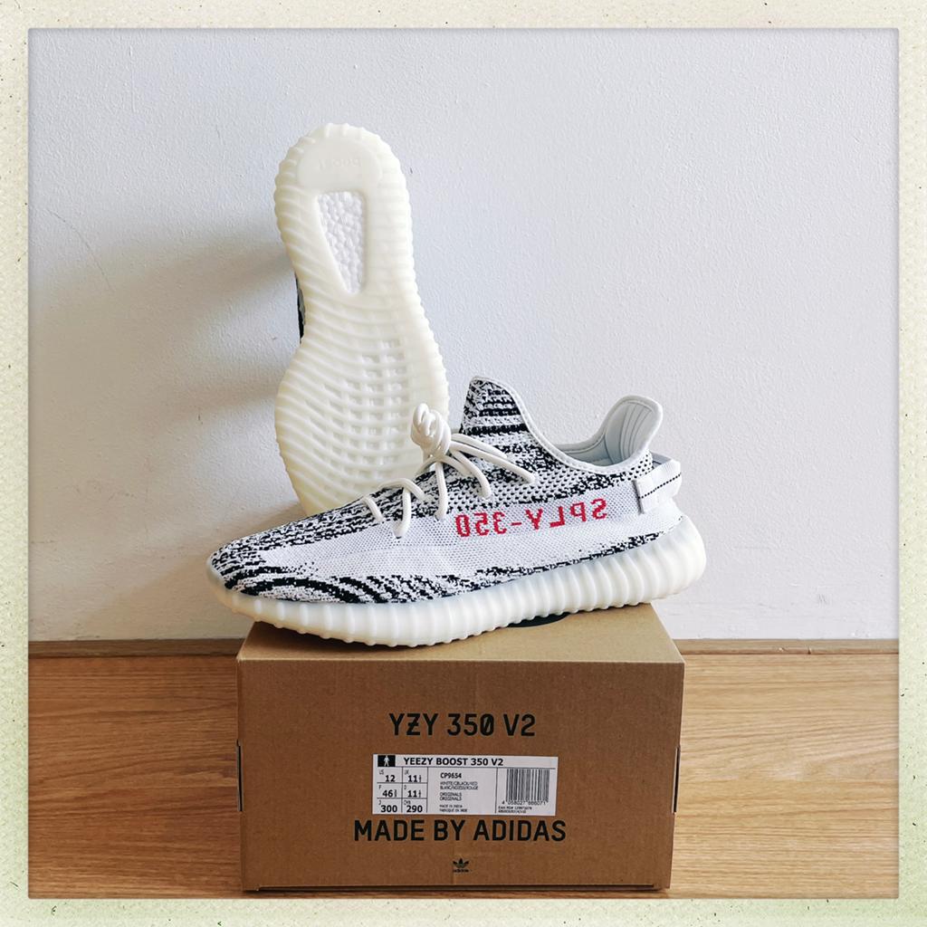 NEW - Yeezy boost 350 ‘zebra’ EU 46 2/3 / US 12, Kleding | Heren, Wit, Nieuw, Ophalen of Verzenden, Sneakers of Gympen