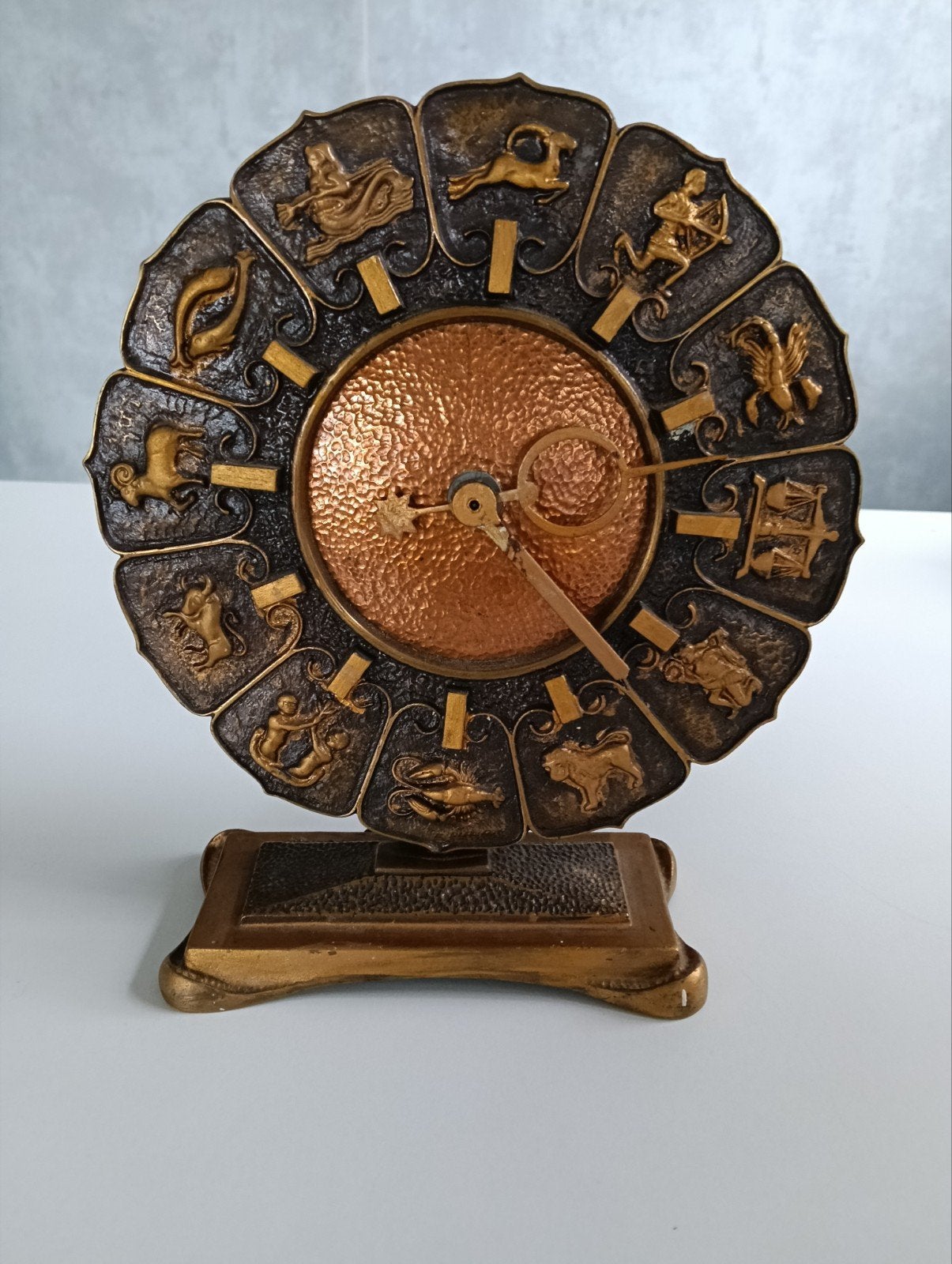 Klok met sterrenbeelden, Antiek en Kunst, Ophalen of Verzenden