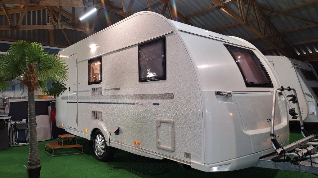 Adria Altea 472 PK Voortent/Stapelbed, Caravans en Kamperen, Adria Mobil, Vast bed, Bedrijf, Stra?ka cesta 50, 8000 Novo mesto, Slovenië