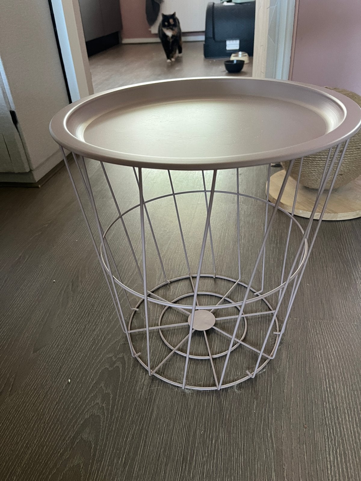Stijlvolle metalen bijzettafel met afneembaar dienblad, Ophalen, Minder dan 45 cm, Minder dan 55 cm, Metaal of Aluminium