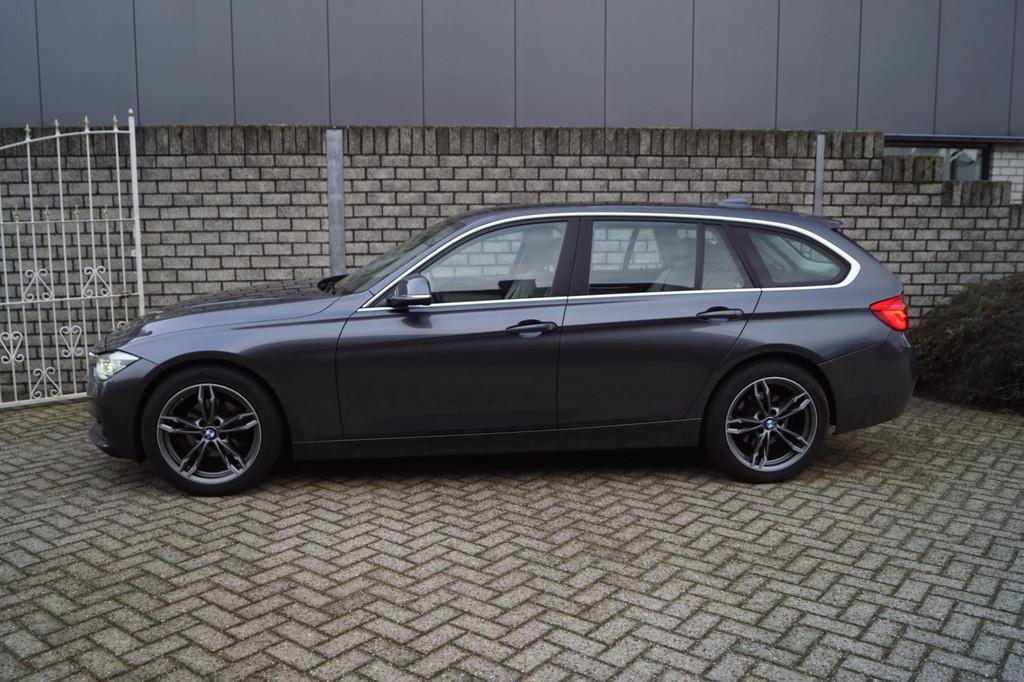 BMW 3-serie Touring 320i Centennial High Executive Autom Pan, Automaat, 1998 cc, Achterwielaandrijving, 4 cilinders