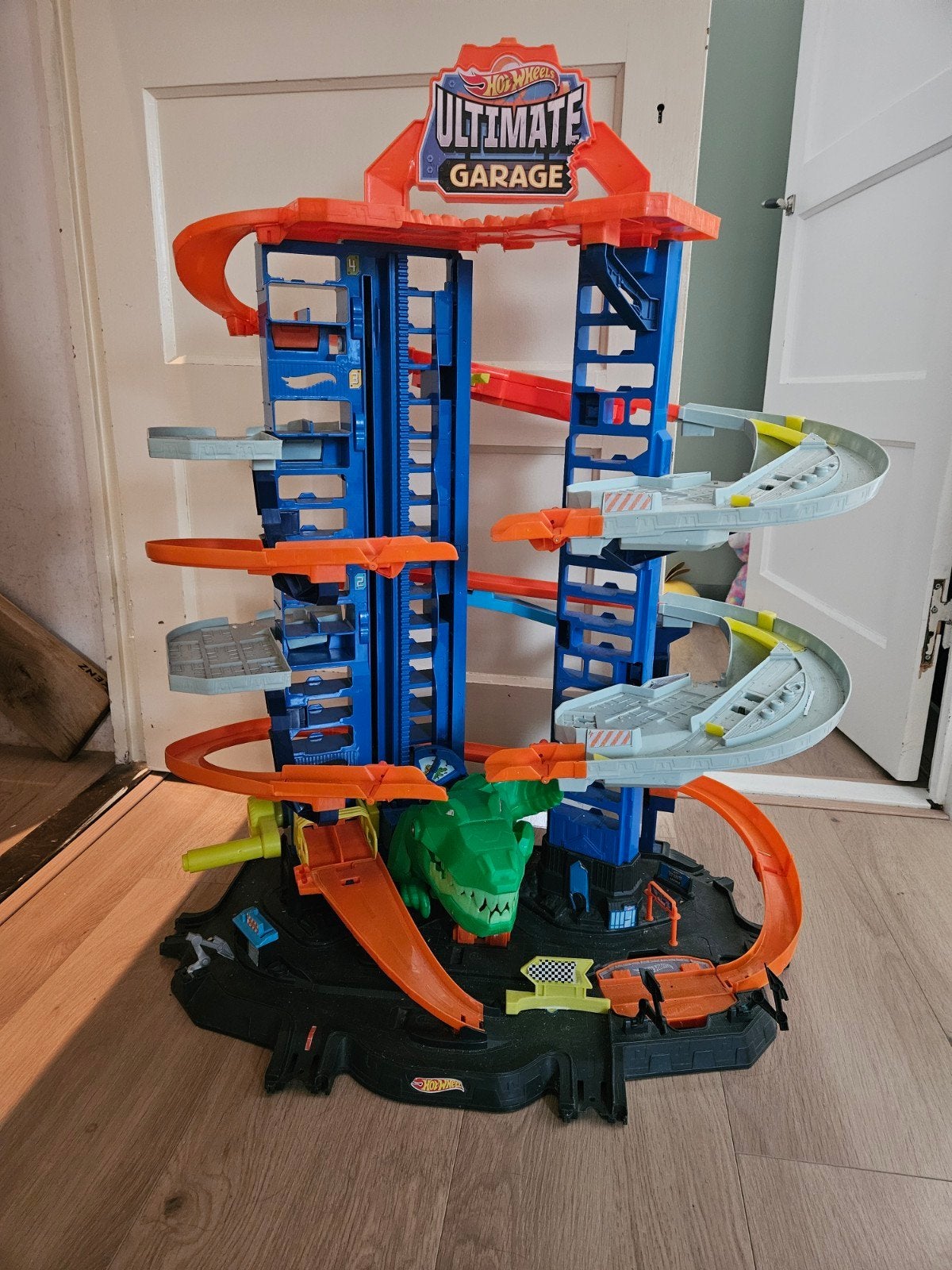 hotwheels garage dino, Ophalen, Gebruikt, Handmatig, Hot Wheels