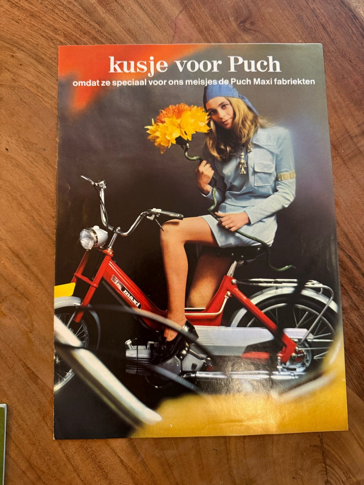 Vintage Puch Maxi Bromfiets Advertentie - 'Kusje voor Puch', Ophalen of Verzenden, Gebruikt
