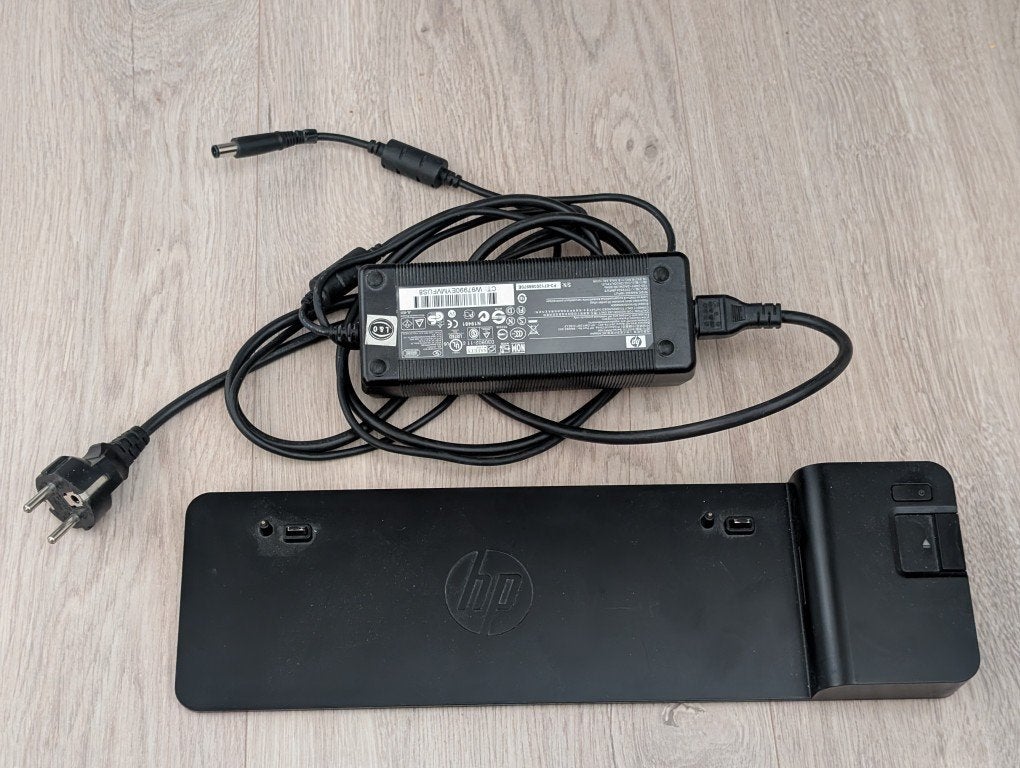 HP 2013 UltraSlim Docking Station + 120W adapter, Hp, Ophalen of Verzenden, Docking station, Gebruikt