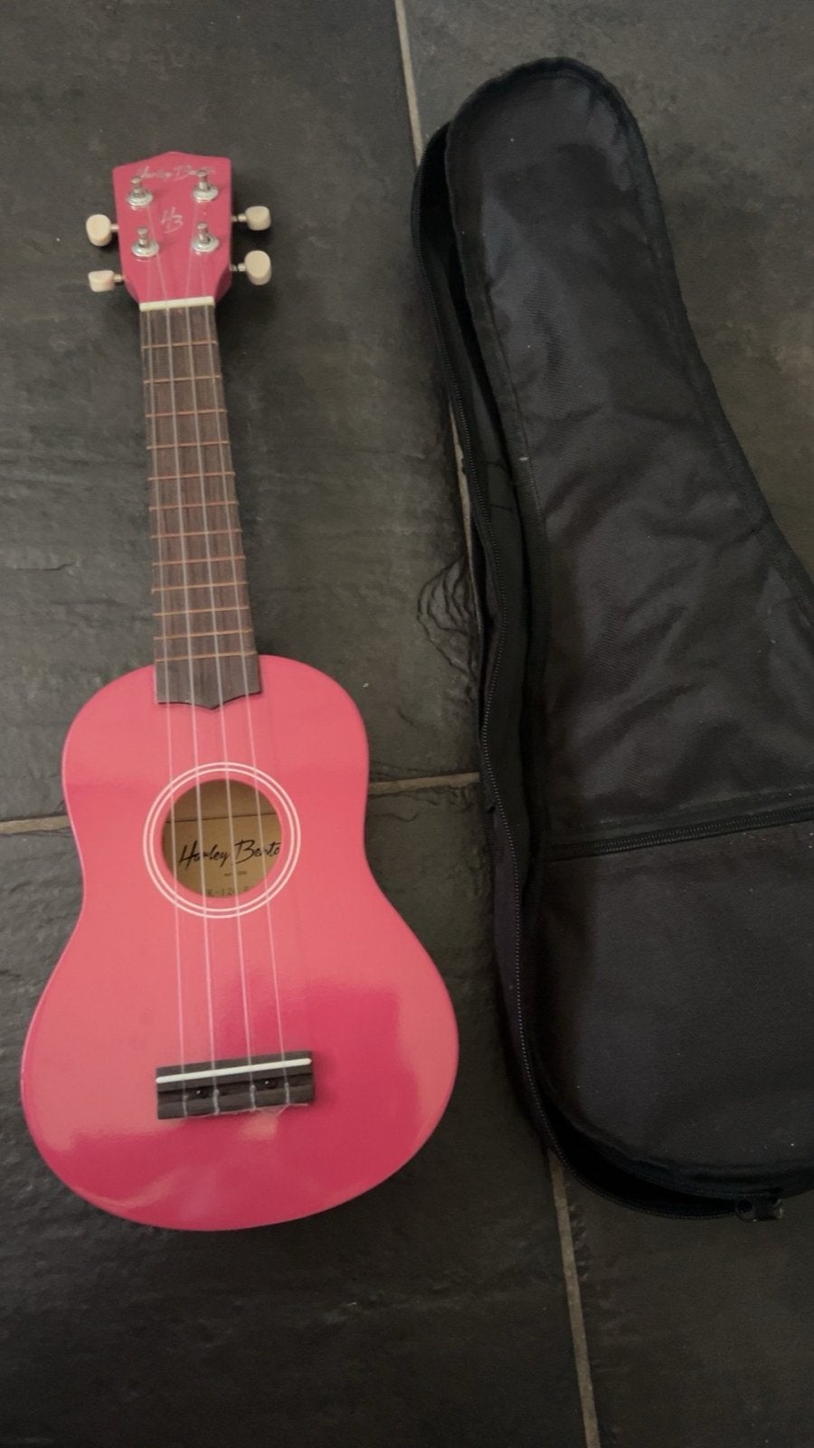 Harley Benton Ukelele Roze met hoes, Muziek en Instrumenten, Snaarinstrumenten | Overige, Ophalen of Verzenden, Zo goed als nieuw