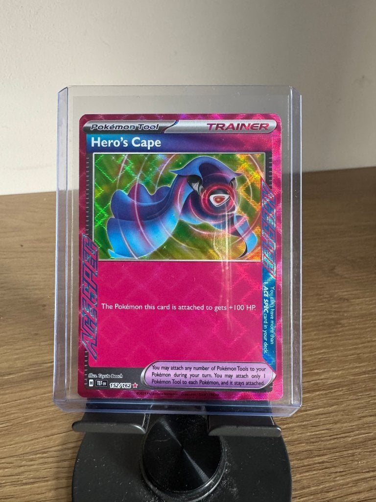 Pokémon Hero's Cape 152/162 – SV: Temporal Forces, Ophalen of Verzenden, Zo goed als nieuw