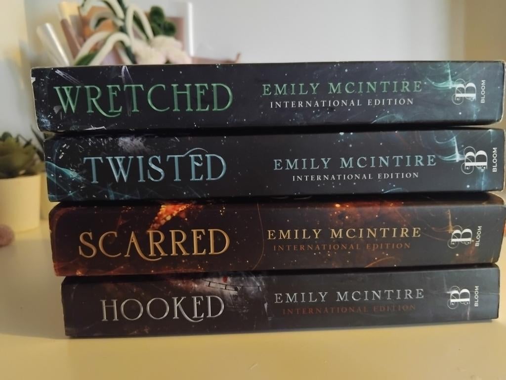 Never after serie- Emily McIntire, Boeken, Ophalen of Verzenden, Zo goed als nieuw, Emily mcintire, Nederland