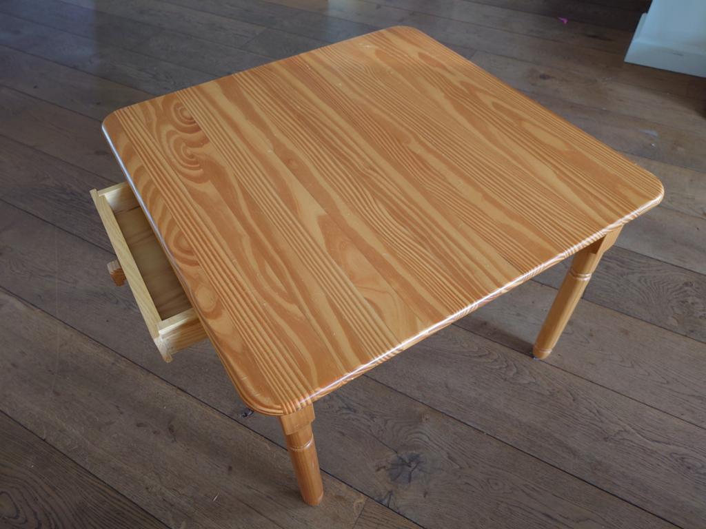 Kinderkamer speeltafel met lade - 2 stuks beschikbaar!, Minder dan 55 cm, Gebruikt, Vierkant, Klassiek, Landelijk