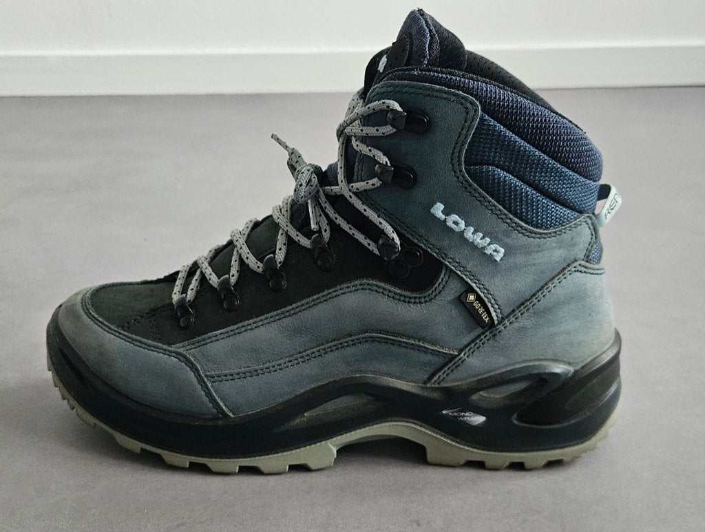 Lowa wandelschoenen dames, Blauw, Ophalen of Verzenden, Sneakers of Gympen, Zo goed als nieuw