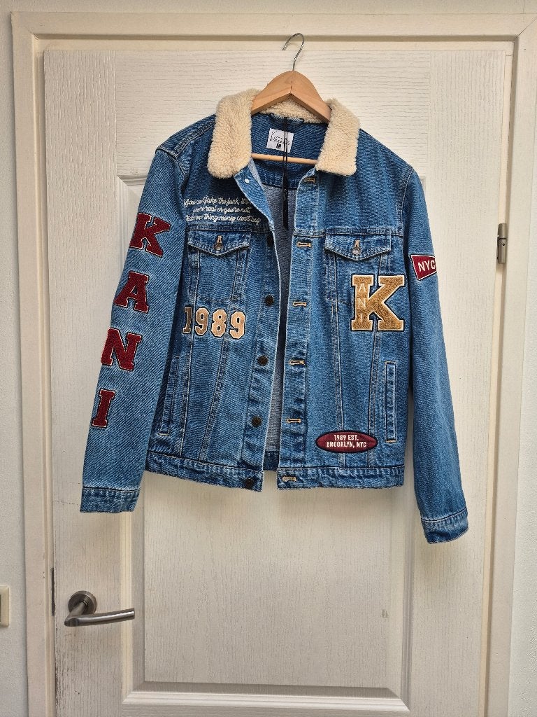 Karl Kani spijkerjas nieuw L, Kleding | Heren, Maat 52/54 (L), Blauw, Nieuw, Ophalen of Verzenden