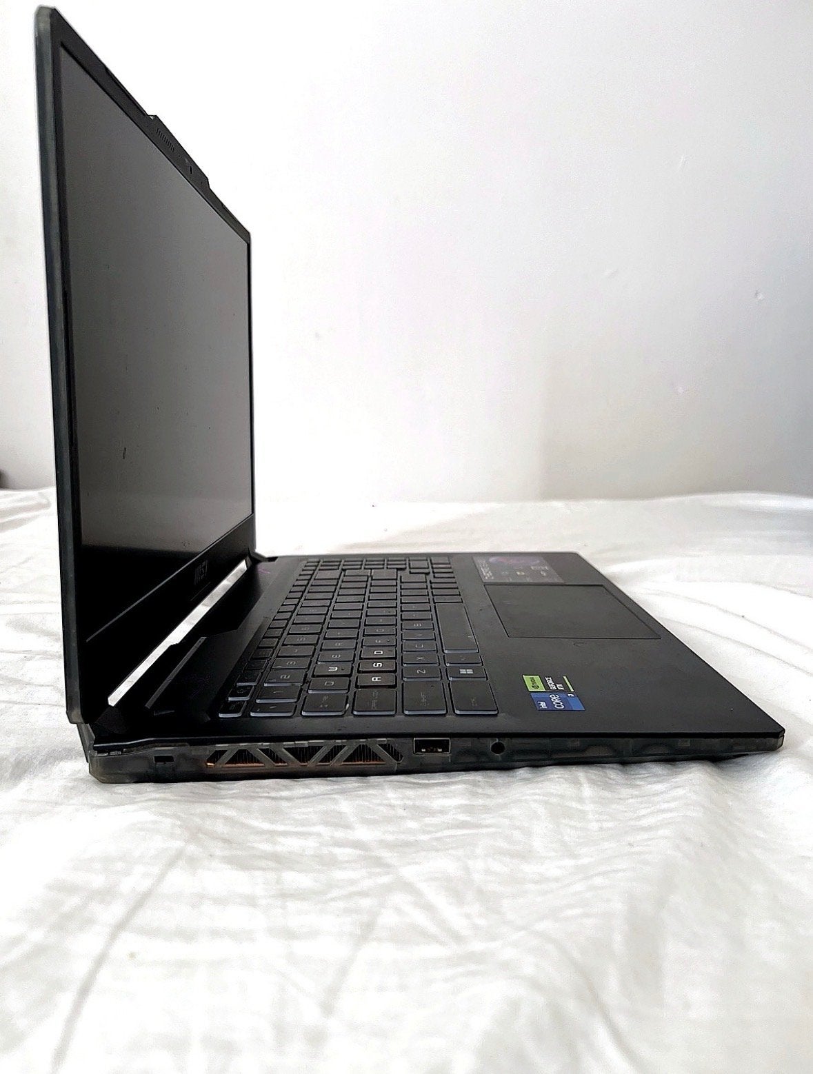 Foto 3 van MSI Cyborg 15 Gaming Laptop | Mint Condition