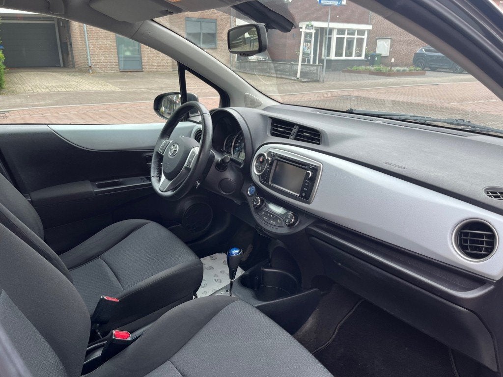 Toyota YARIS 1.5 HYBRID AUTOMAAT / NAVI / CAMERA / CRUISE CT, Euro 5, 1497 cc, Gebruikt, 4 cilinders