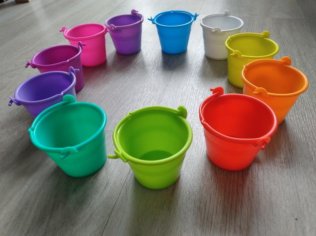 Kleine kunststof emmertjes/ bloempotjes in 11 kleuren!, Tuin en Terras, Bloempotten, Kunststof, Rond, Ophalen of Verzenden, Minder dan 40 cm
