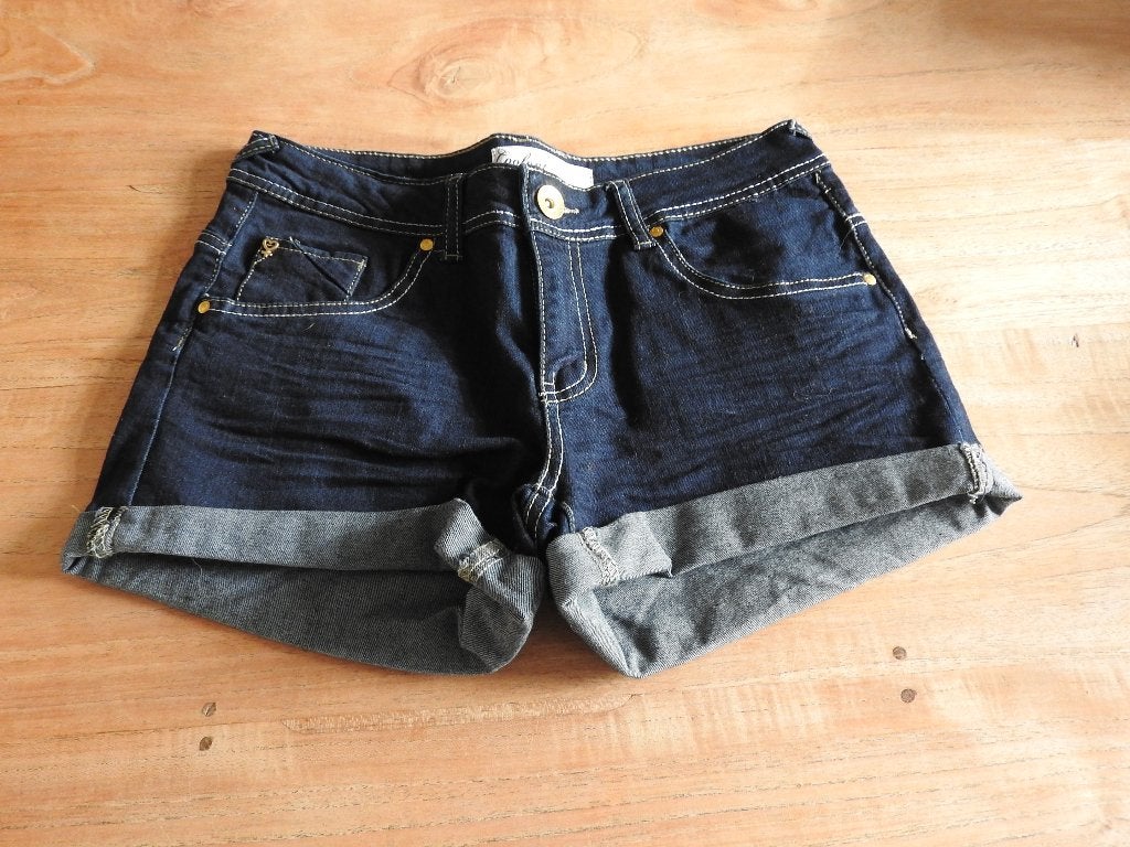 Donkerblauw spijkershort Coolcat. Mt. M (38) Nieuwstaat., Blauw, Ophalen of Verzenden, Zo goed als nieuw, Coolcat