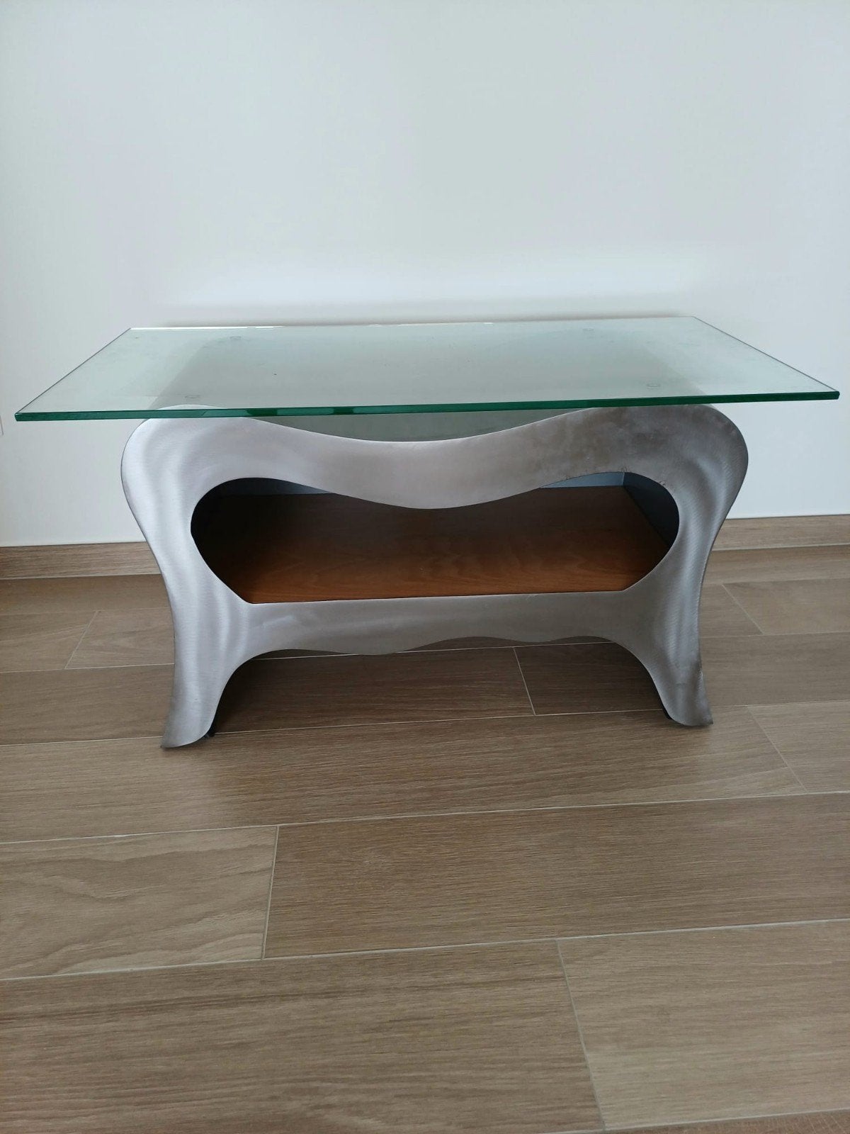 Design TV meubel met Glazen Blad en Metalen Onderstel, Huis en Inrichting, Kasten | Televisiemeubels, Ophalen, Gebruikt, Modern Design