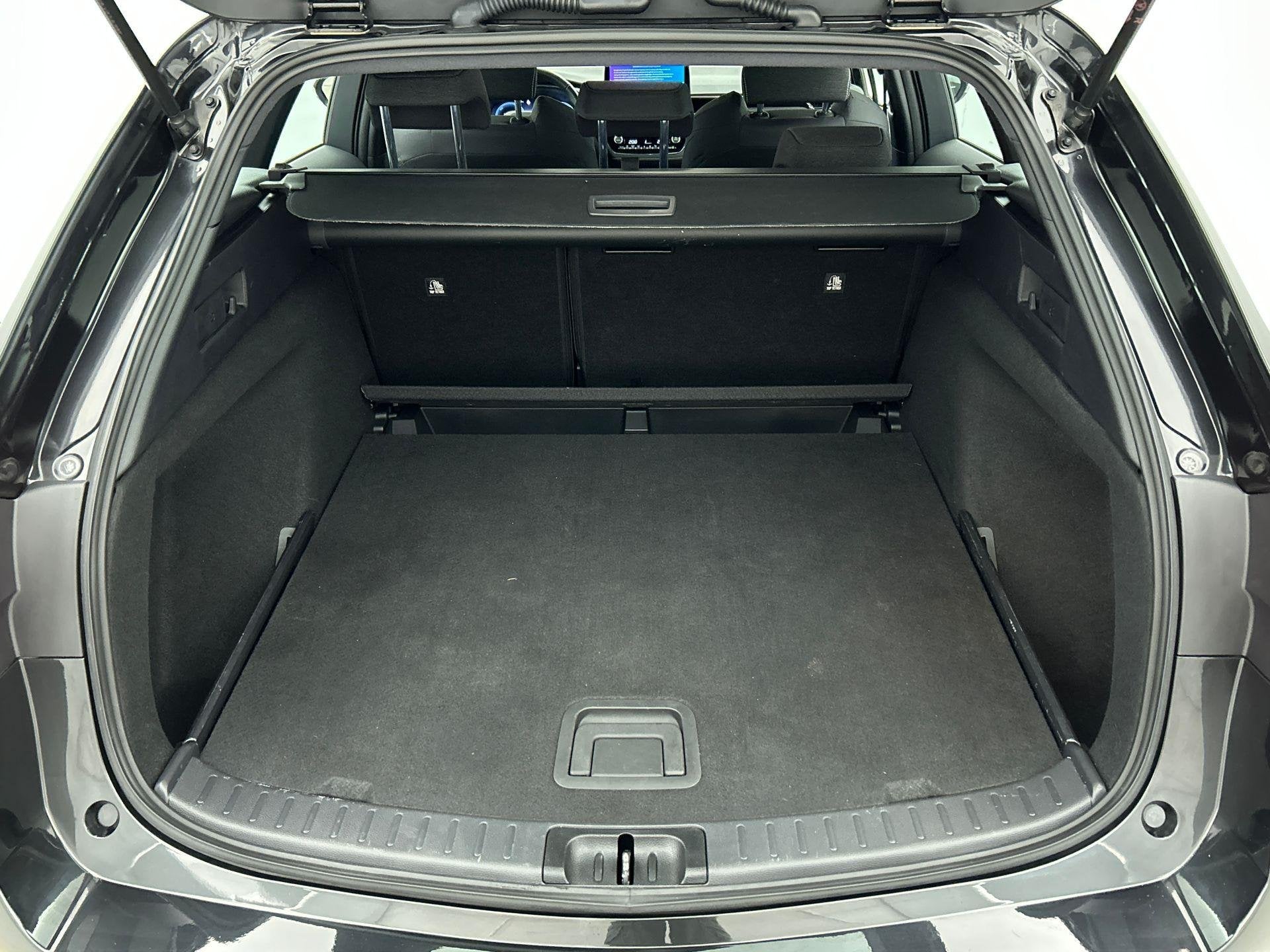 Toyota Corolla Touring Sports 1.8 Hybrid Automaat Active Nav, Auto's, Gebruikt, 4 cilinders, Corolla, Zwart