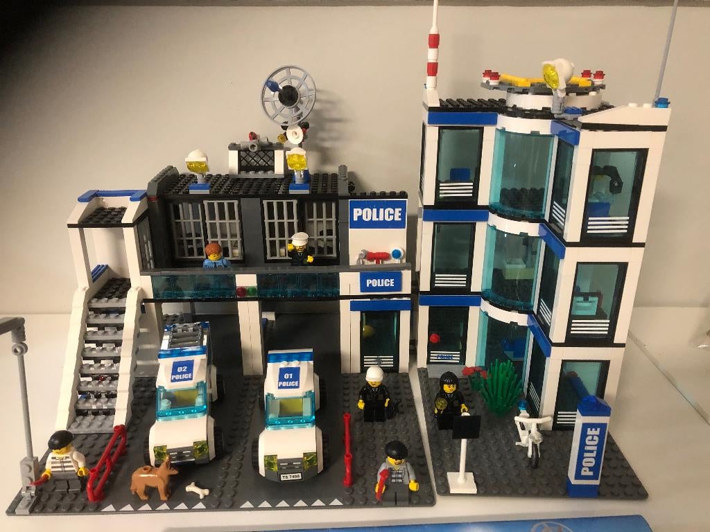 Lego city 7498 groot politieburo - compleet, Compleet, City, Lego, Ophalen of Verzenden