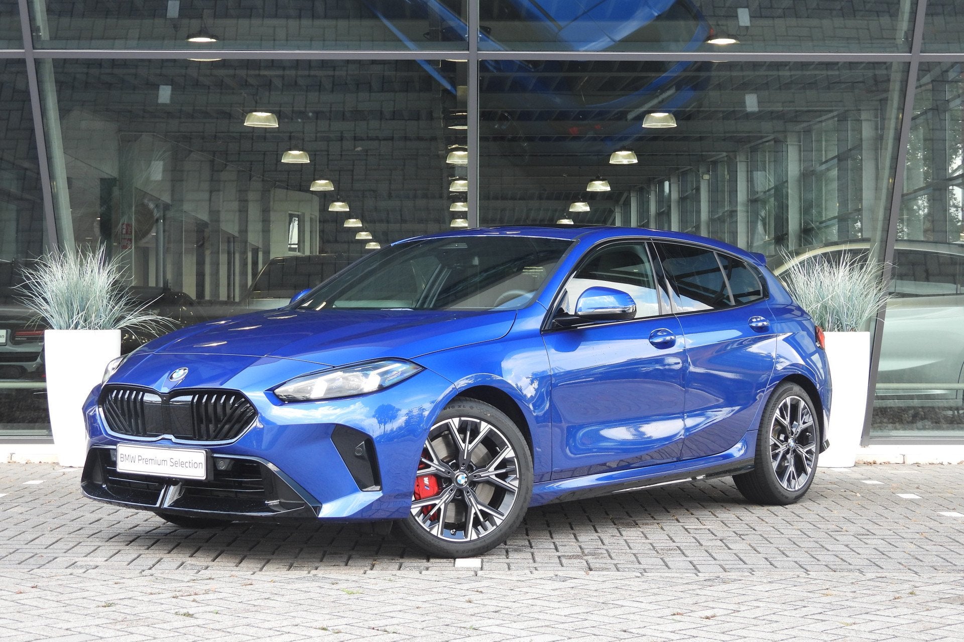 BMW 1 Serie 120 M Sport Automaat / Panoramadak / Adaptieve L, Gebruikt, Euro 6, 156 pk, Blauw