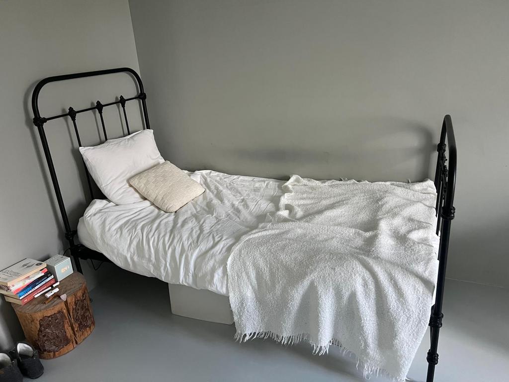 Leuk frans bed, Ophalen, Zo goed als nieuw, 180 cm of meer, 85 tot 100 cm