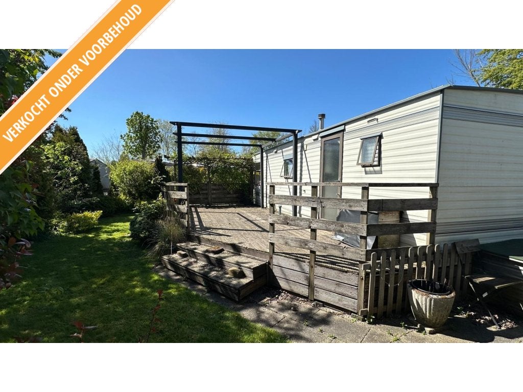 Stacaravan te koop bij vaarwater in Grou, Friesland! R#52R, Caravans en Kamperen, Stacaravans, Tot en met 4