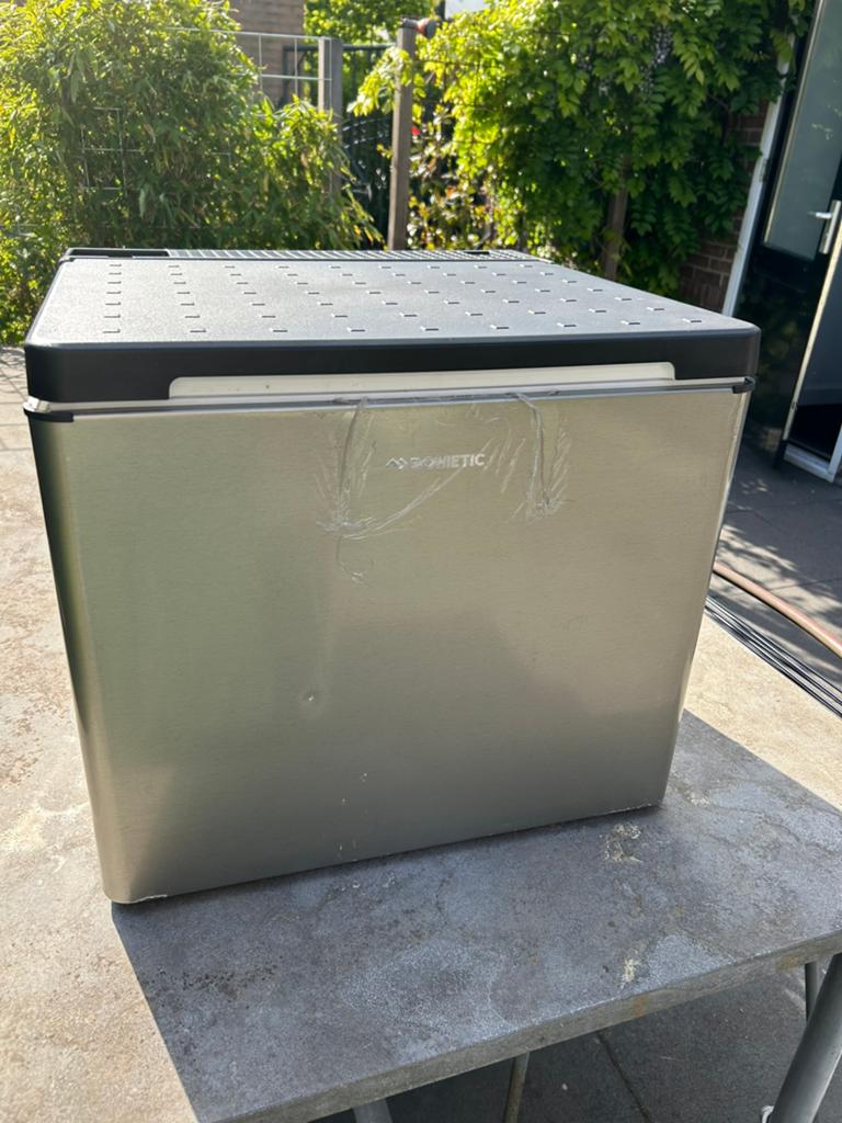 Dometic koelbox met absortie koeltechniek, Caravans en Kamperen, Koelboxen, Ophalen, Zo goed als nieuw, Elektrisch