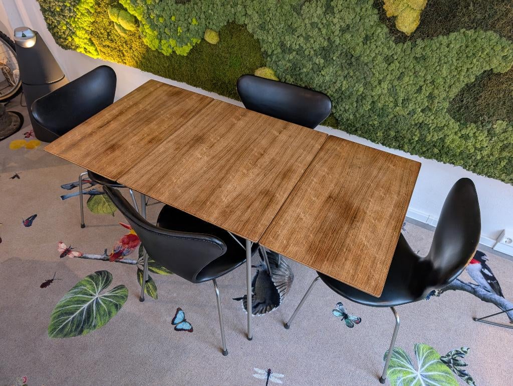 Arne Jacobsen 3601 tafel + 4x 3107 vlinderstoel | 1e editie, Ophalen, Scandinavisch design, Gebruikt, Overige houtsoorten