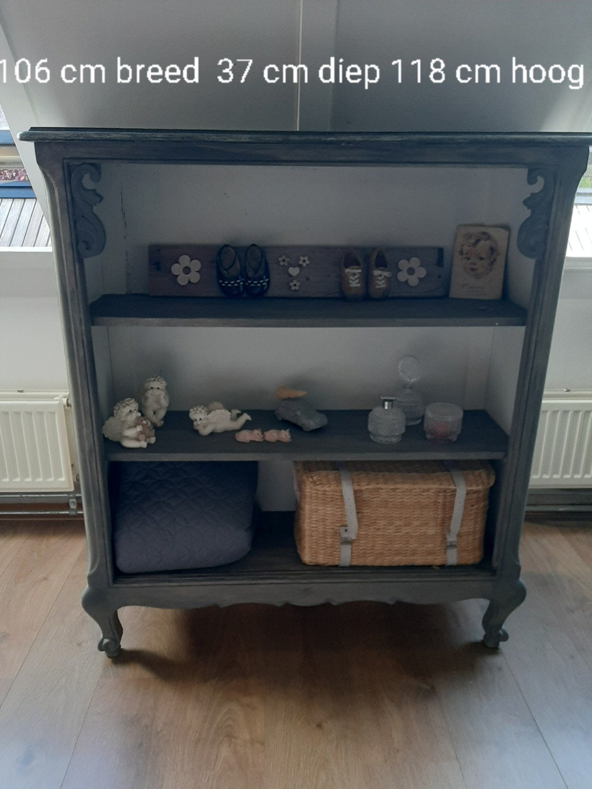 Antieke boekenkast/vitrinekast - Grijs/wit - 106x37x118cm, Huis en Inrichting, Ophalen, Met plank(en), Gebruikt, 100 tot 150 cm