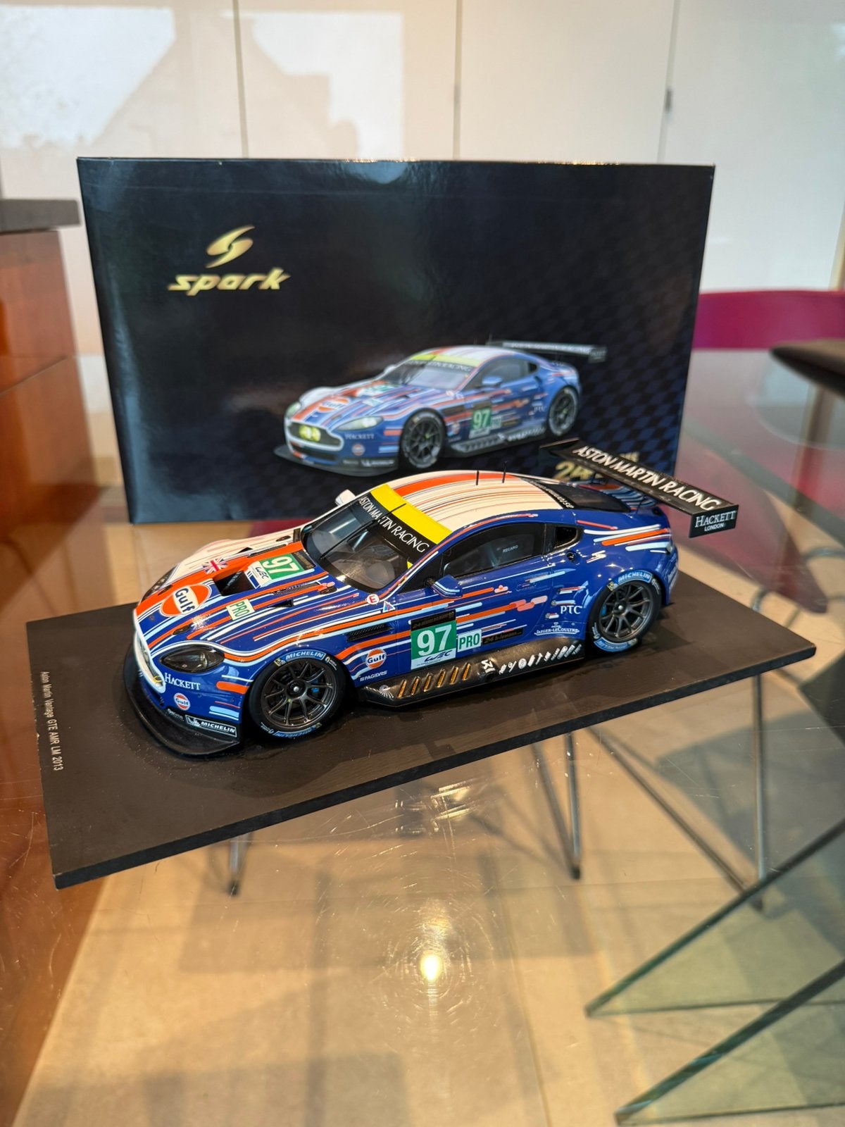 Spark Aston MartinVantage GTE 'AMR' Art Car #97 Le Mans 2013, Ophalen of Verzenden, Zo goed als nieuw, Auto, Overige merken