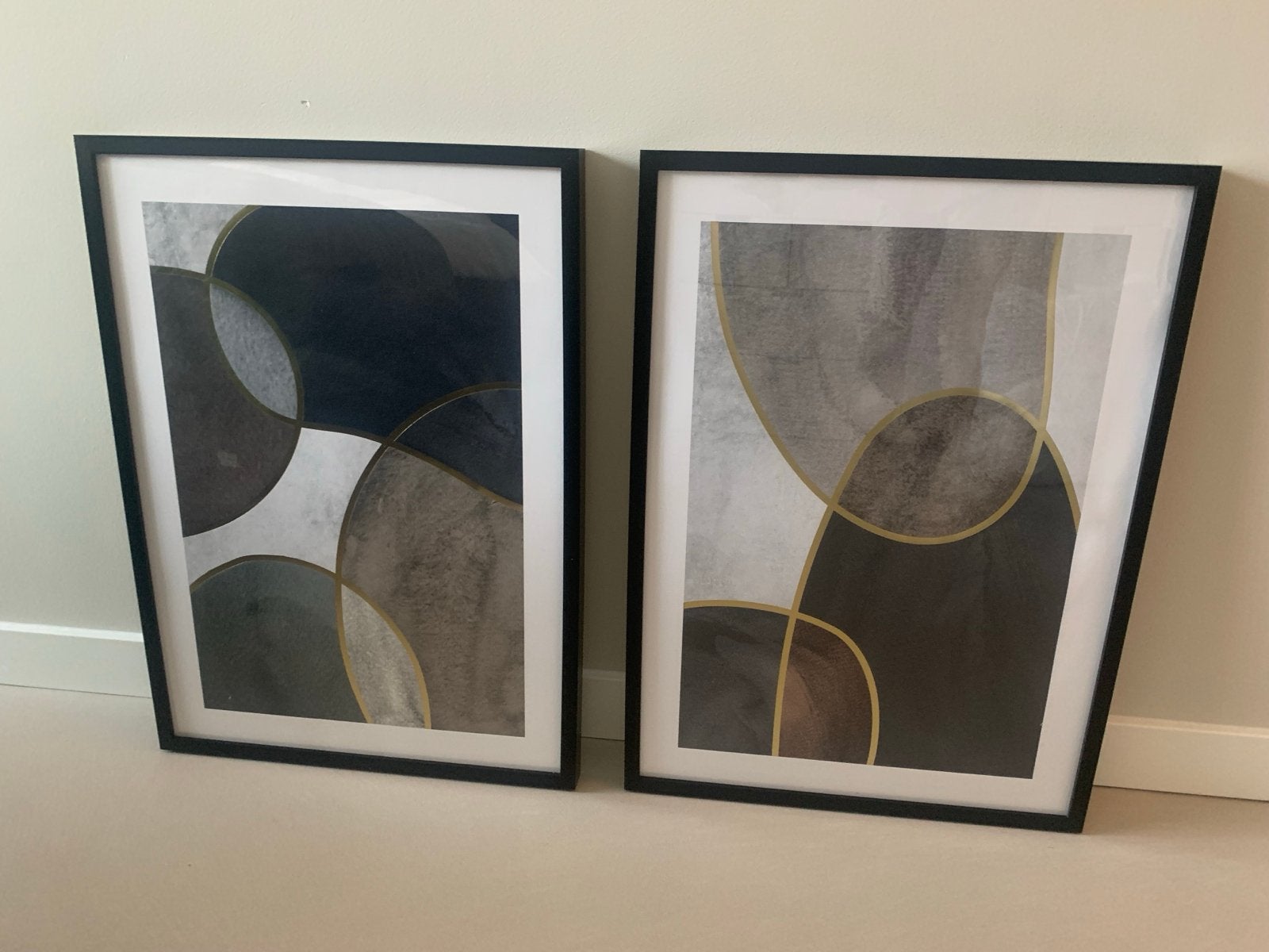 Twee Desenio posters in zwarte lijst 70x100cm, Ophalen, Zo goed als nieuw, 75 tot 100 cm, Foto of Poster