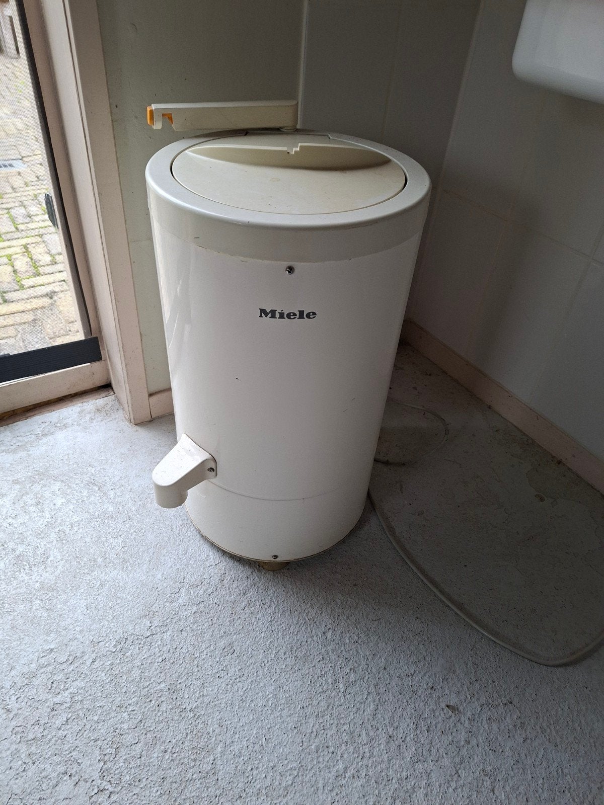 Miele Centrifuge Type WZ268 - Compacte Wasdroger, Ophalen, Gebruikt, Voorlader, 85 tot 90 cm