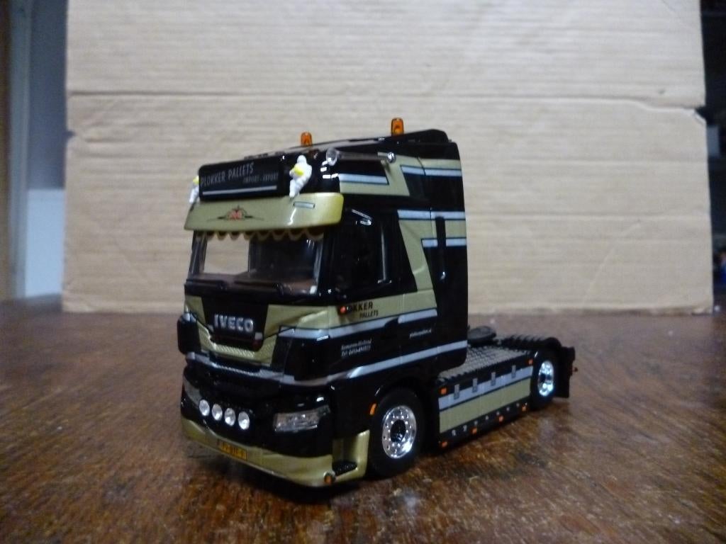 WSI Iveco S-Way Plokker pallets, Hobby en Vrije tijd, Modelauto's | 1:50, Ophalen of Verzenden, Nieuw, Bus of Vrachtwagen, Wsi