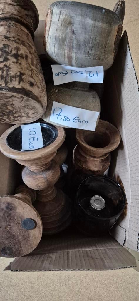 Doos vol houten woonaccessoires sober en stoer, Ophalen