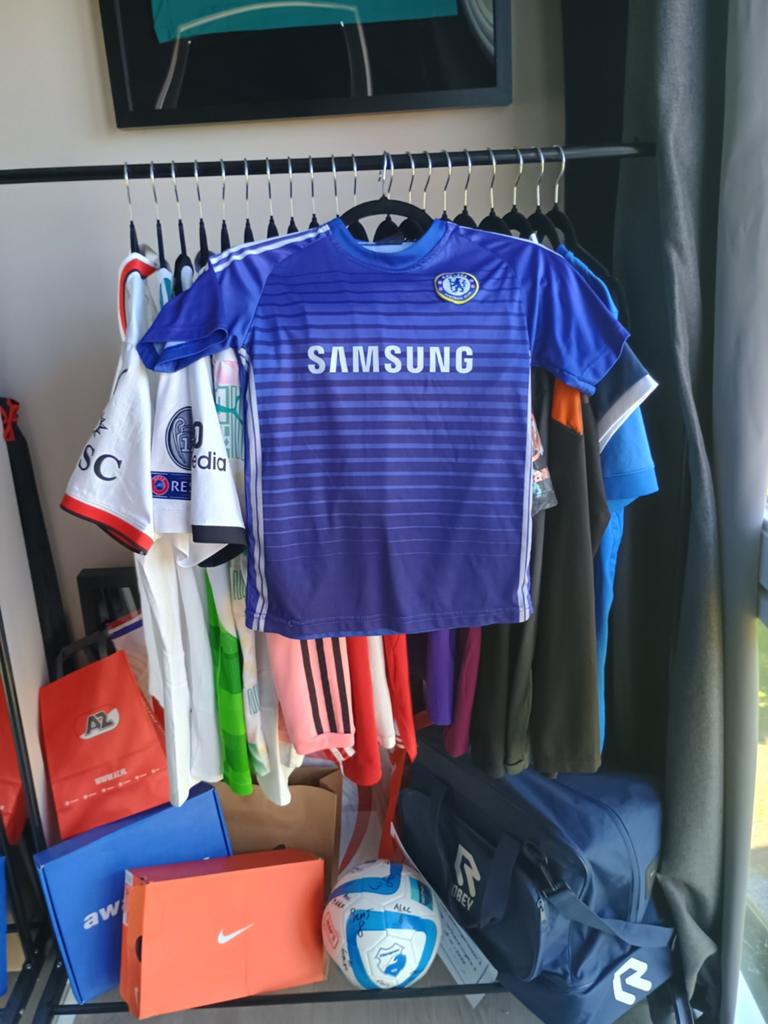 Chelsea voetbalshirt maat 140 met hazard op de achterkant, Maat XS of kleiner, Ophalen of Verzenden, Zo goed als nieuw, Shirt