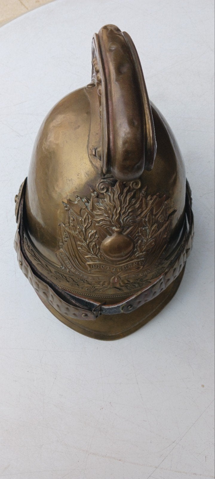 ANTIEKE FRANSE BRANDWEERHELM MODEL 1855 GEELKOPER HOGE KAM, Ophalen of Verzenden
