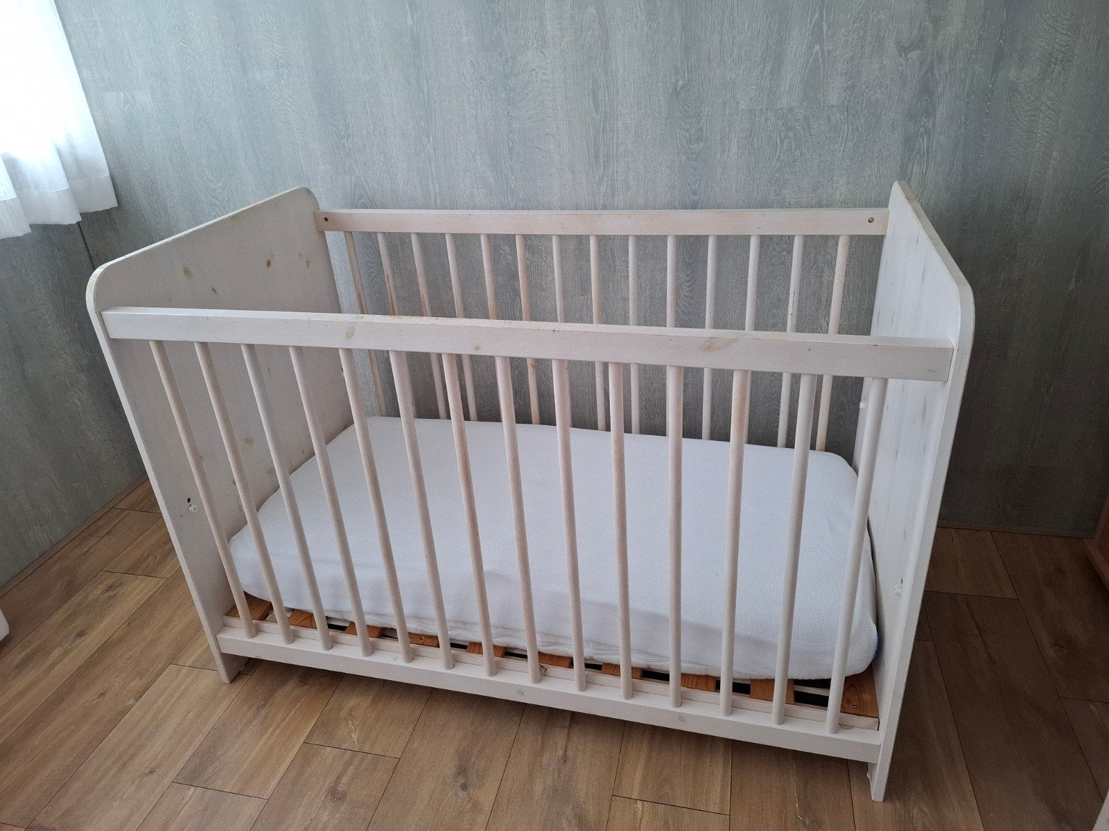 Babykamer set: Ledikant en Commode - Wit Hout, Gebruikt, Minder dan 140 cm, Minder dan 70 cm, Ophalen