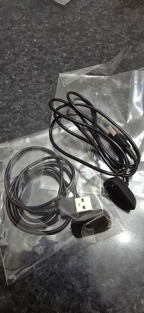 Fitbit 5/6 Chargers x2, Zwart, Ophalen of Verzenden, Zo goed als nieuw, Fitbit