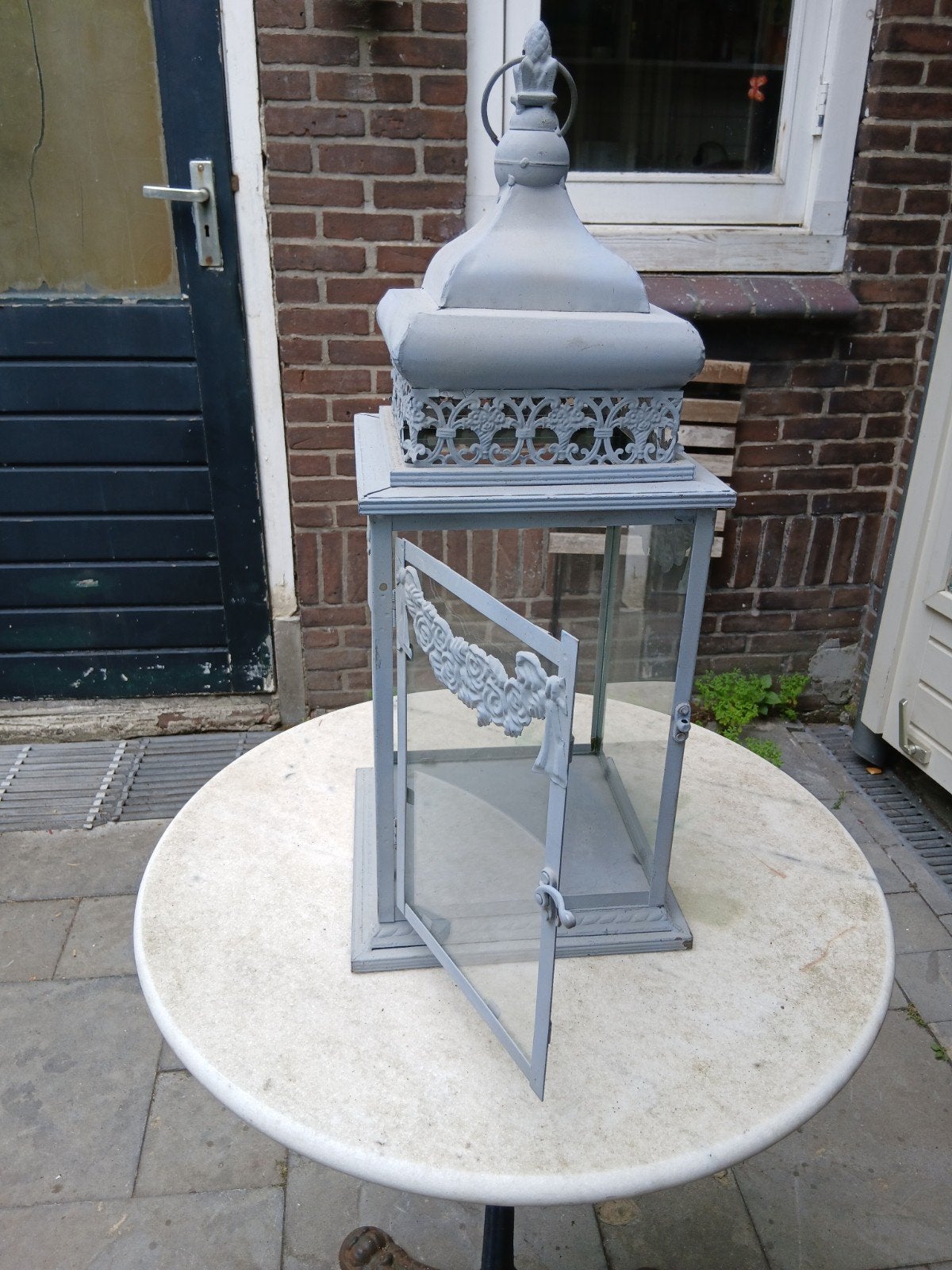 Grote grijze lantaarn voor binnen of buiten, Ophalen